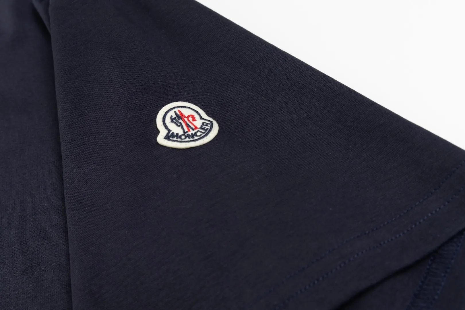 【 MONCLER】 2024 New Arrival Premium LOGO ， Premium ， 230 ， ， ， ！ Same Style ❗️ Same Style， In Stock！ Size：S M L XL XXL ：Black White Navy Blue